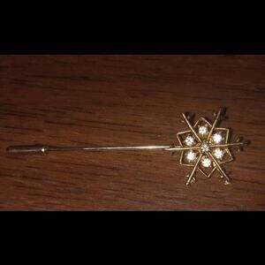 Snowflake Straight Pin